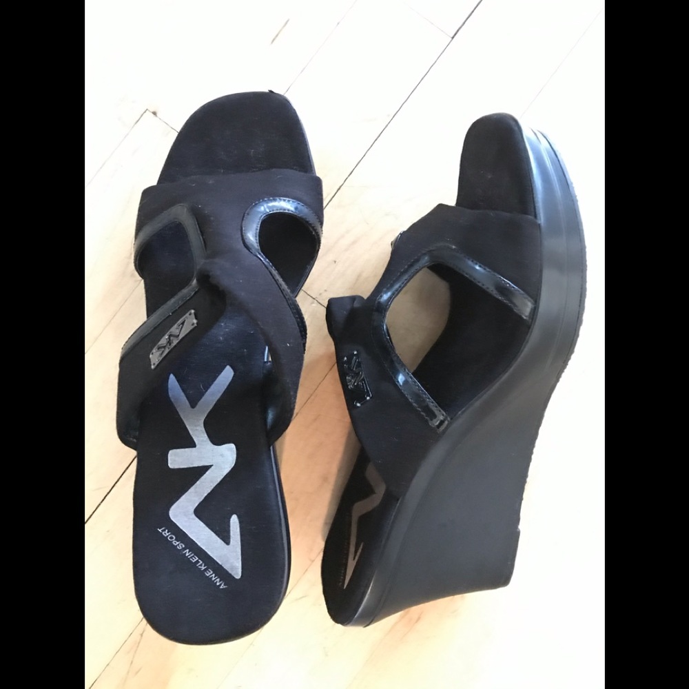 Anne Klein Sport  black wedge sandals NWOT sz 9